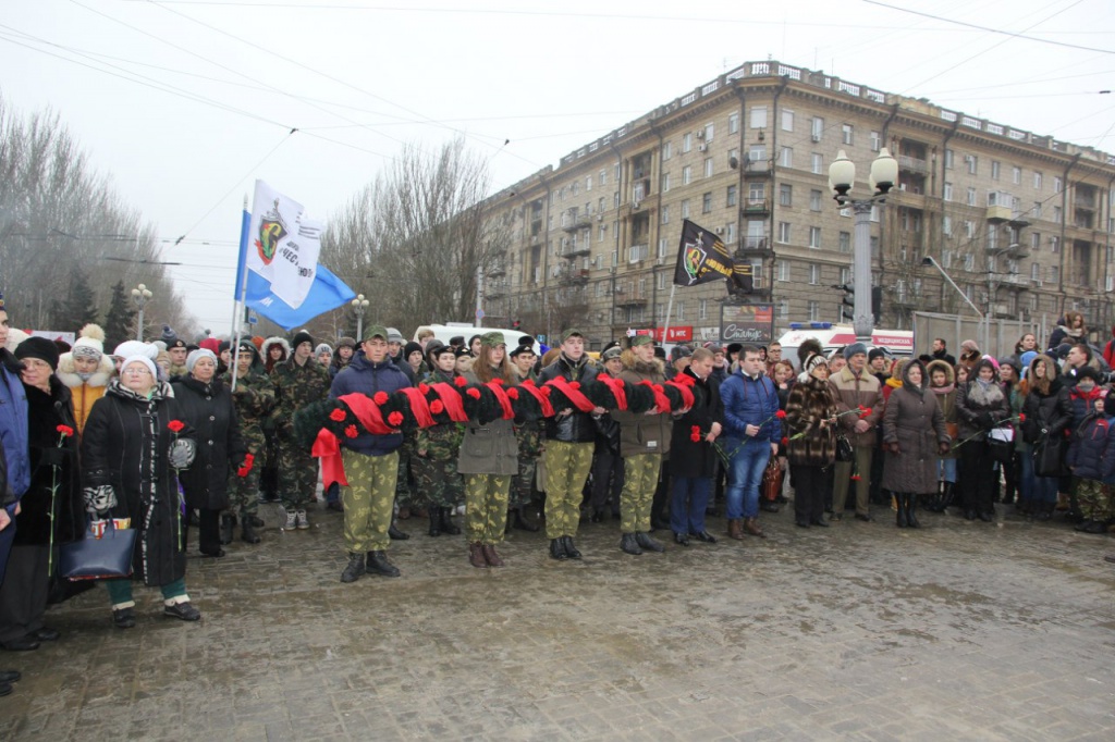 Студенты ВолГУ почтили память защитников Сталинграда (4).jpg